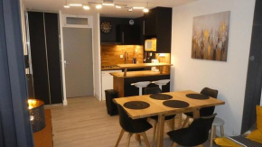 BEL APPARTEMENT RENOVE 6 PERSONNES, 1 CHAMBRE ET GARAGE